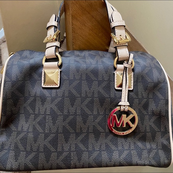Michael Kors Handbags - Michael Kors EUC Bag